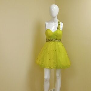 Dave & Johnny size 0 homecoming dress